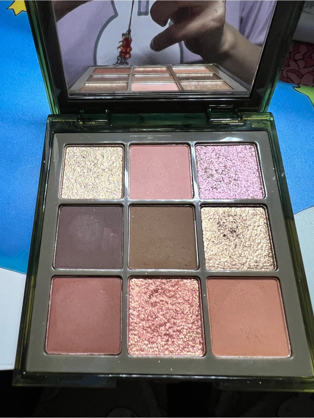 Huda Beauty Khaki haze 9 colour eyeshadow - Picture 4 of 6
